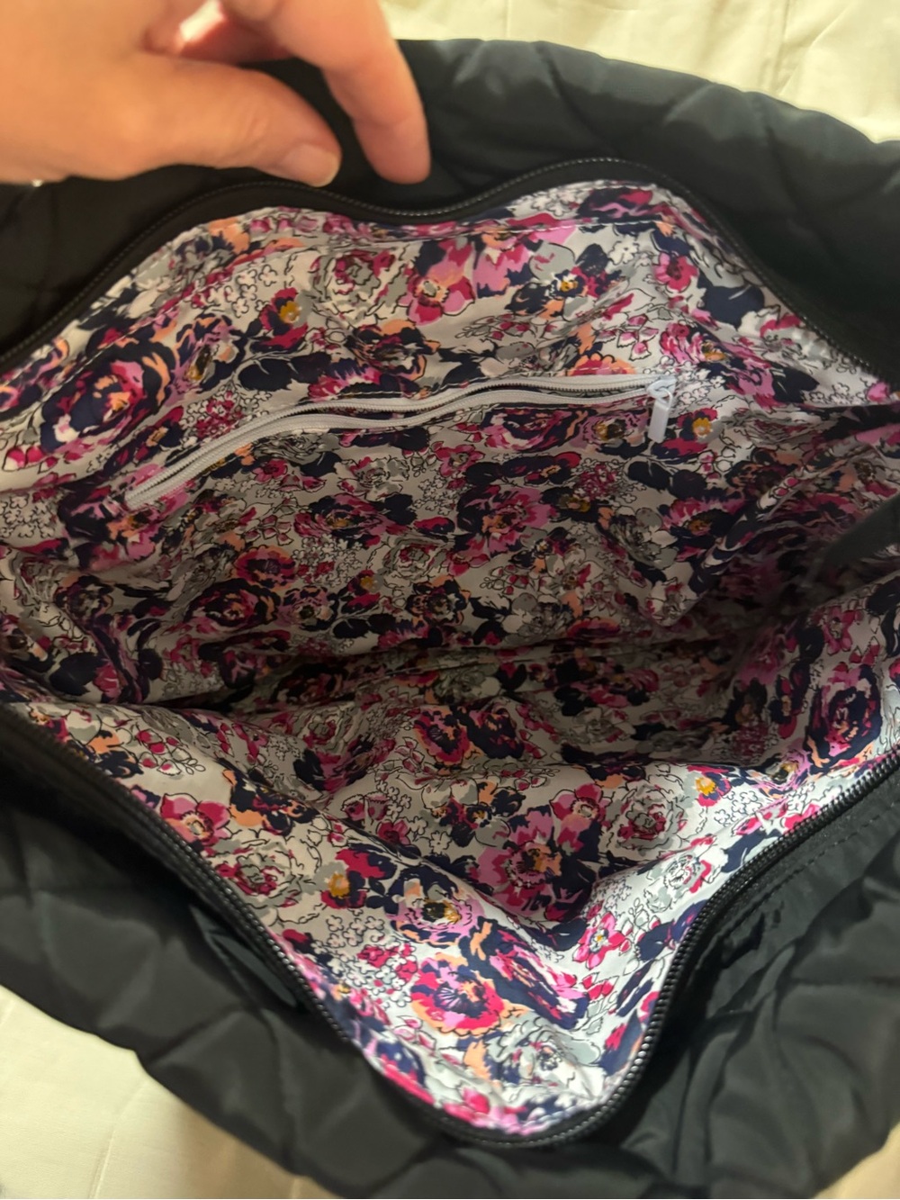 Vera Bradley Performance Twill Black Quilted Shoulder Bag / Crossbody - Picture 4 of 8